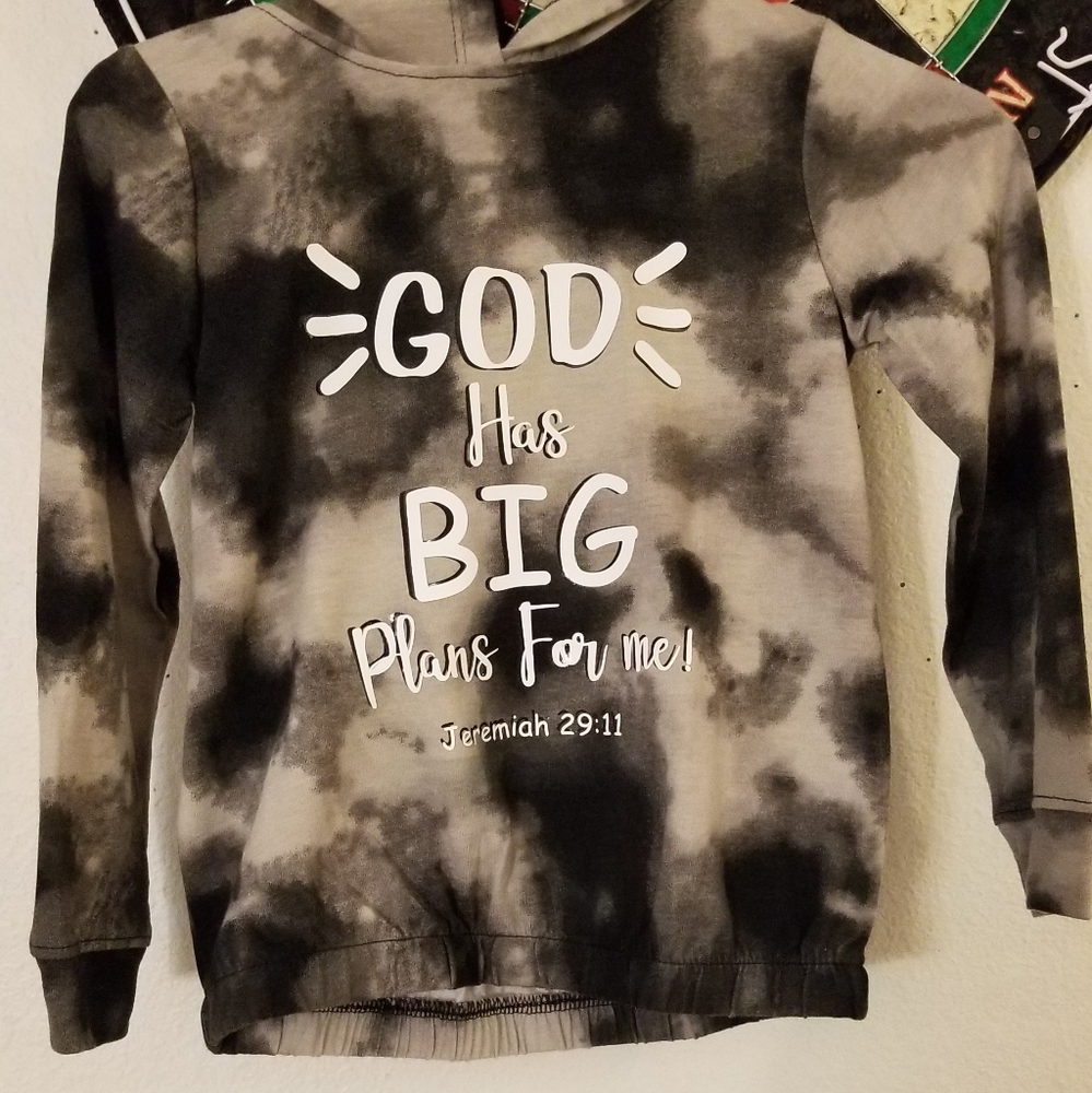 4 T boys sweat shirt. God has big plans for me scripture.
